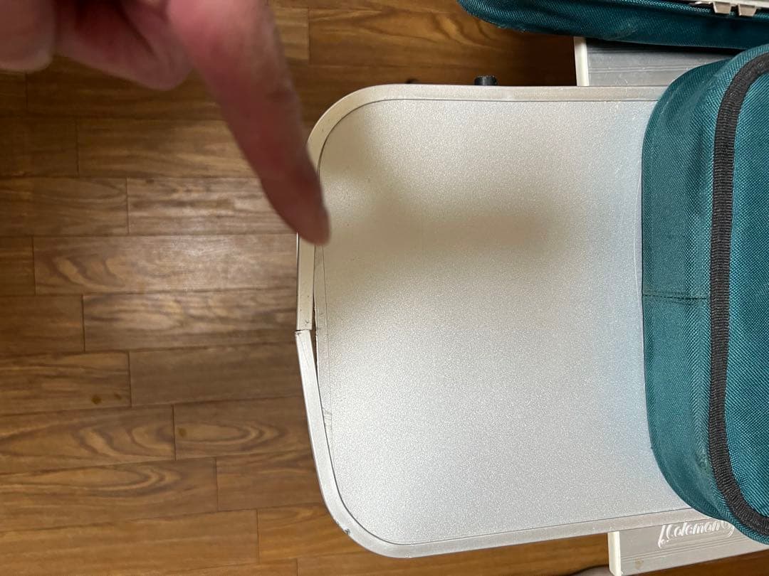 Coleman 折りたたみテーブルと椅子セット　お盆期間限定特別最終値下げです。