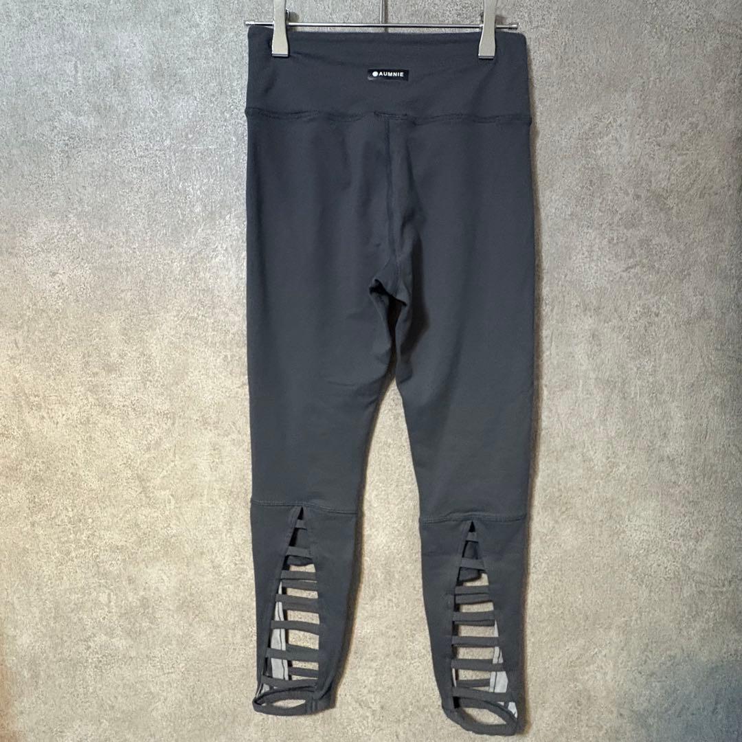 M相当【美品】AUMNIEアムニー レギンス グレー 8部丈 カッティング
