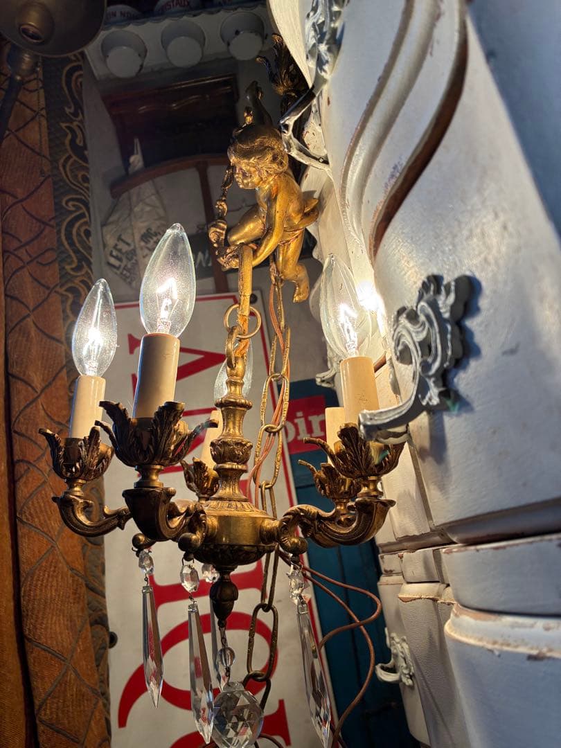 サム＆リサです　シャンデリア　吊り下げ　天井　エンジェル　真鍮　ランプ