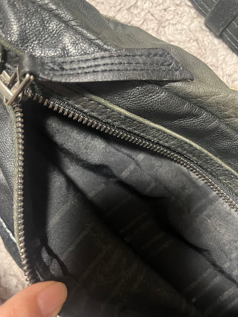 KMRii レザーショルダーバッグ　色落ちダメージあり