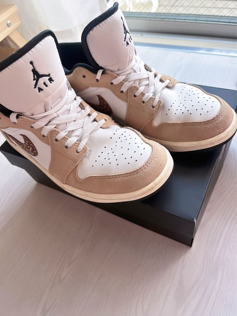 美品NIKE Air Jordan ハイカットシューズ ベージュ/ホワイト25