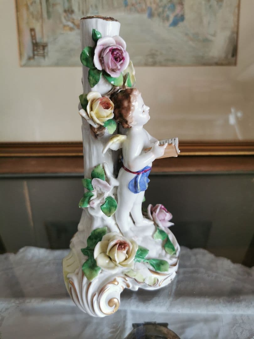 アンティーク ドイツフィギュリン 本を読むローズガーデンのエンジェル