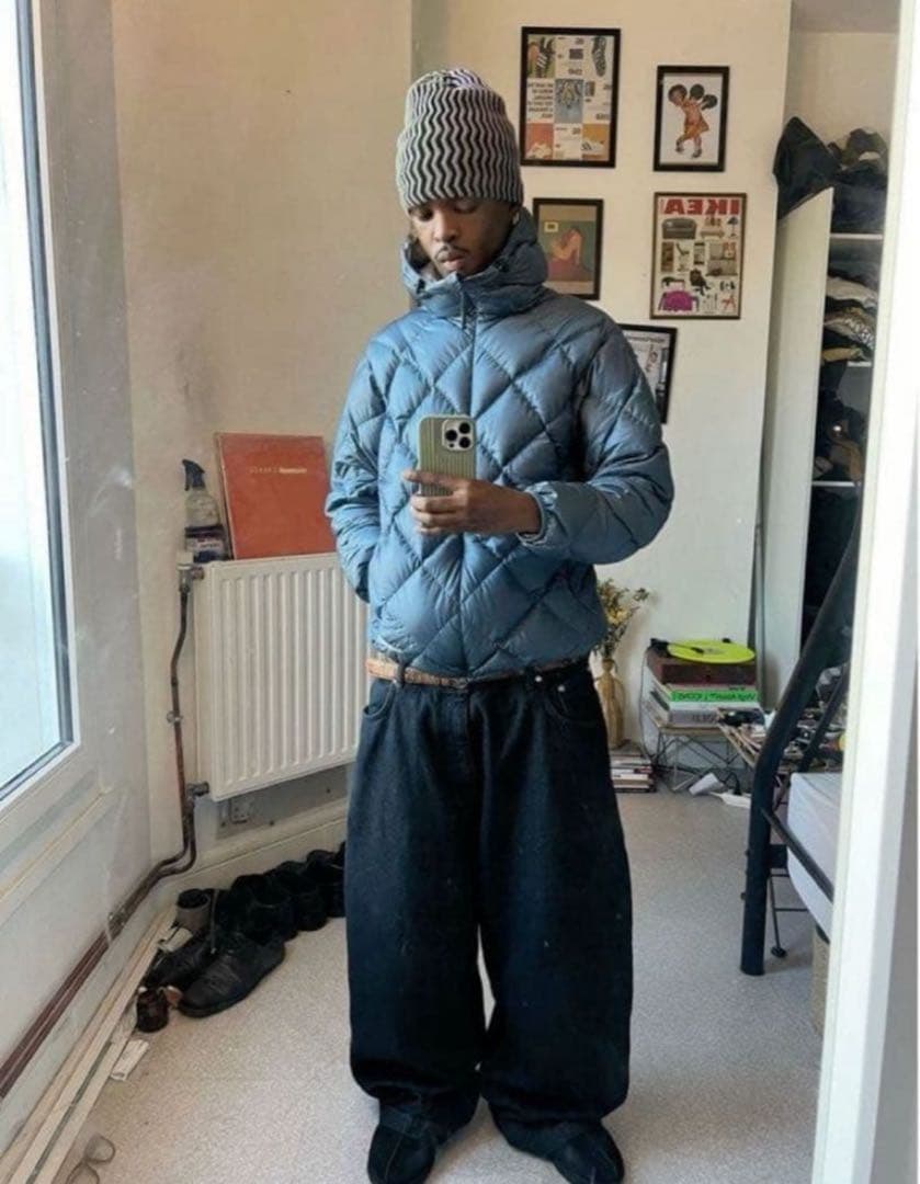 mont-bell ダウンジャケット キルティング　リバーシブル　水色/赤　光沢