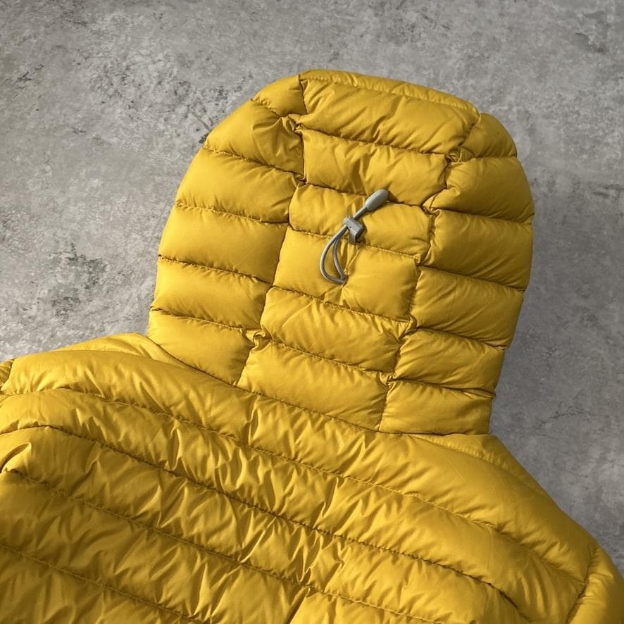 パタゴニア FA23 ダウンセーターフーディ ダウンジャケット S 黄 イエロー