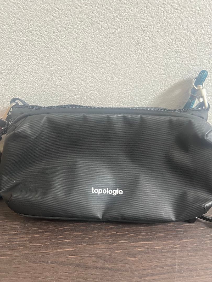 ボトルサコッシュ　ミディアム　ブラック