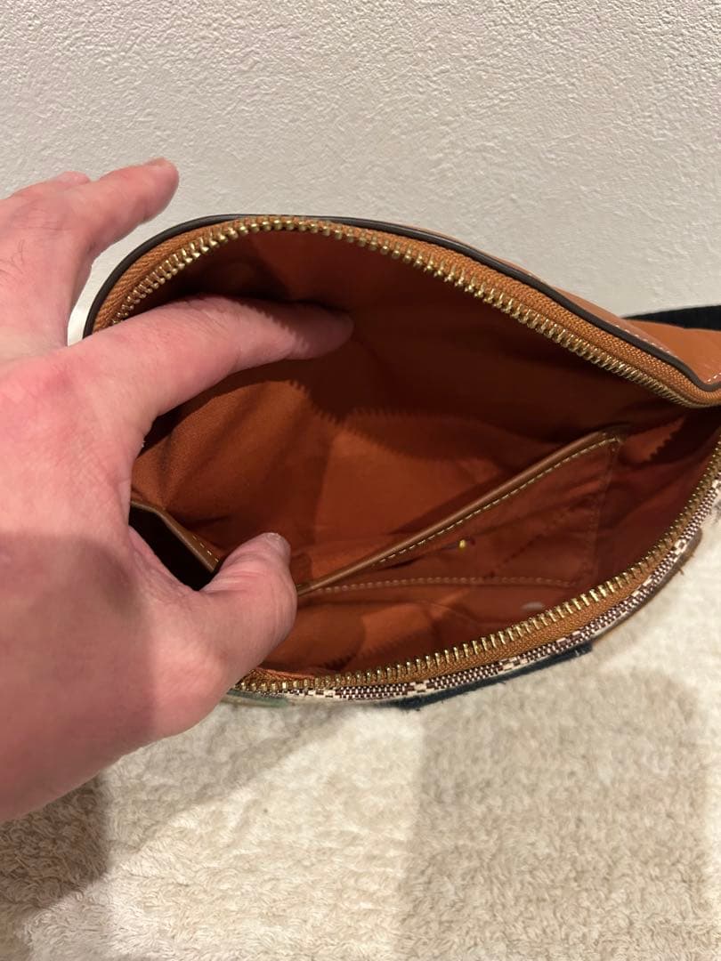 coach✖️ディズニー　限定品　ミッキー・ドナルド パッチ付きボディバッグ