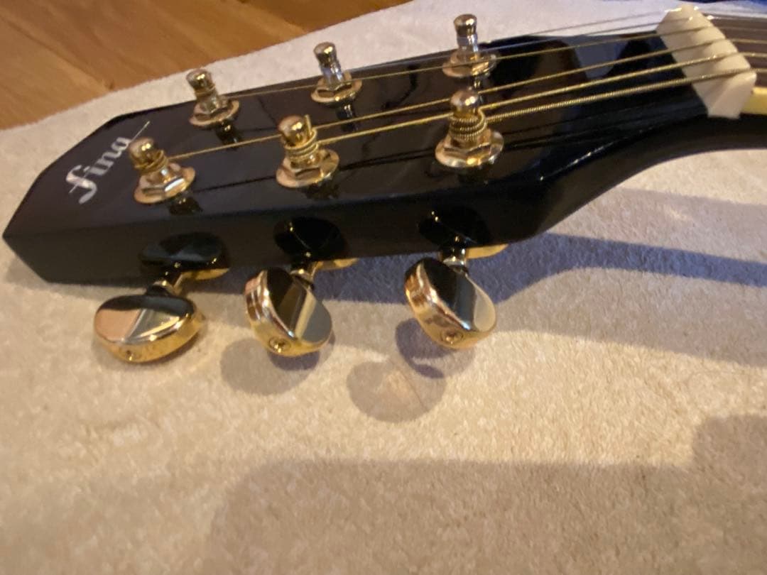 アコースティックギター　ソフトケース　チューナー　ピック付き