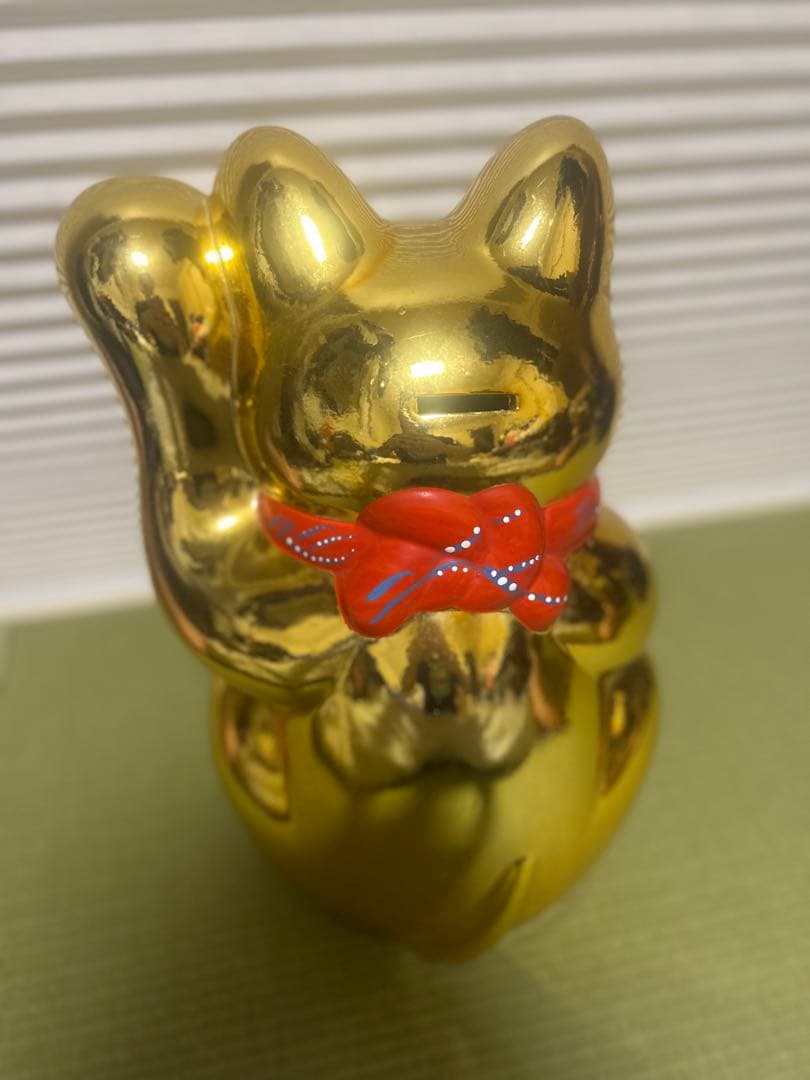 金色の招き猫 陶器置物