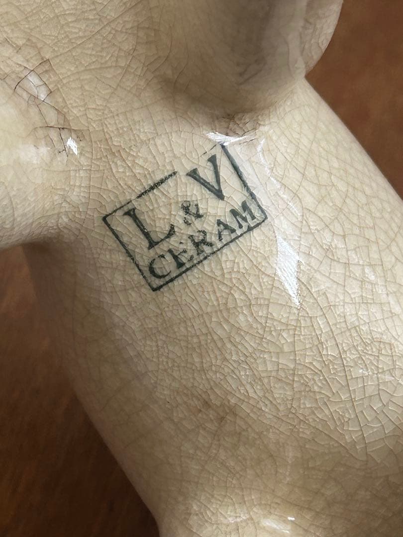 L & V ceram クマの置物