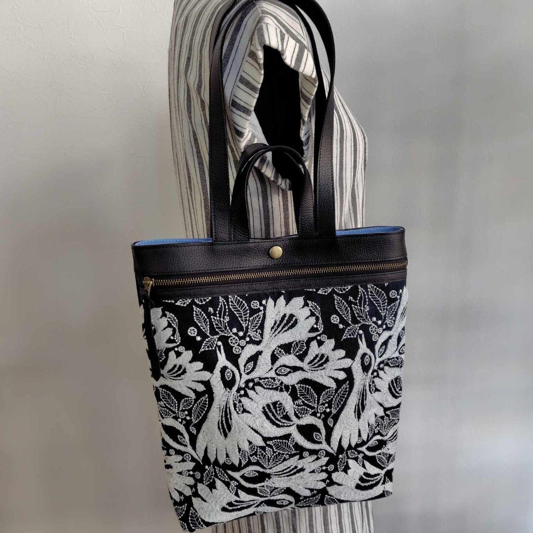 ミナペルホネン/carnival　カーニバルネイビー/バケツ型トート本革