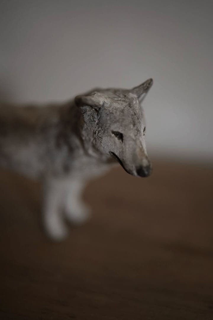 クロヌマタカトシ　陶土作品　オオカミ