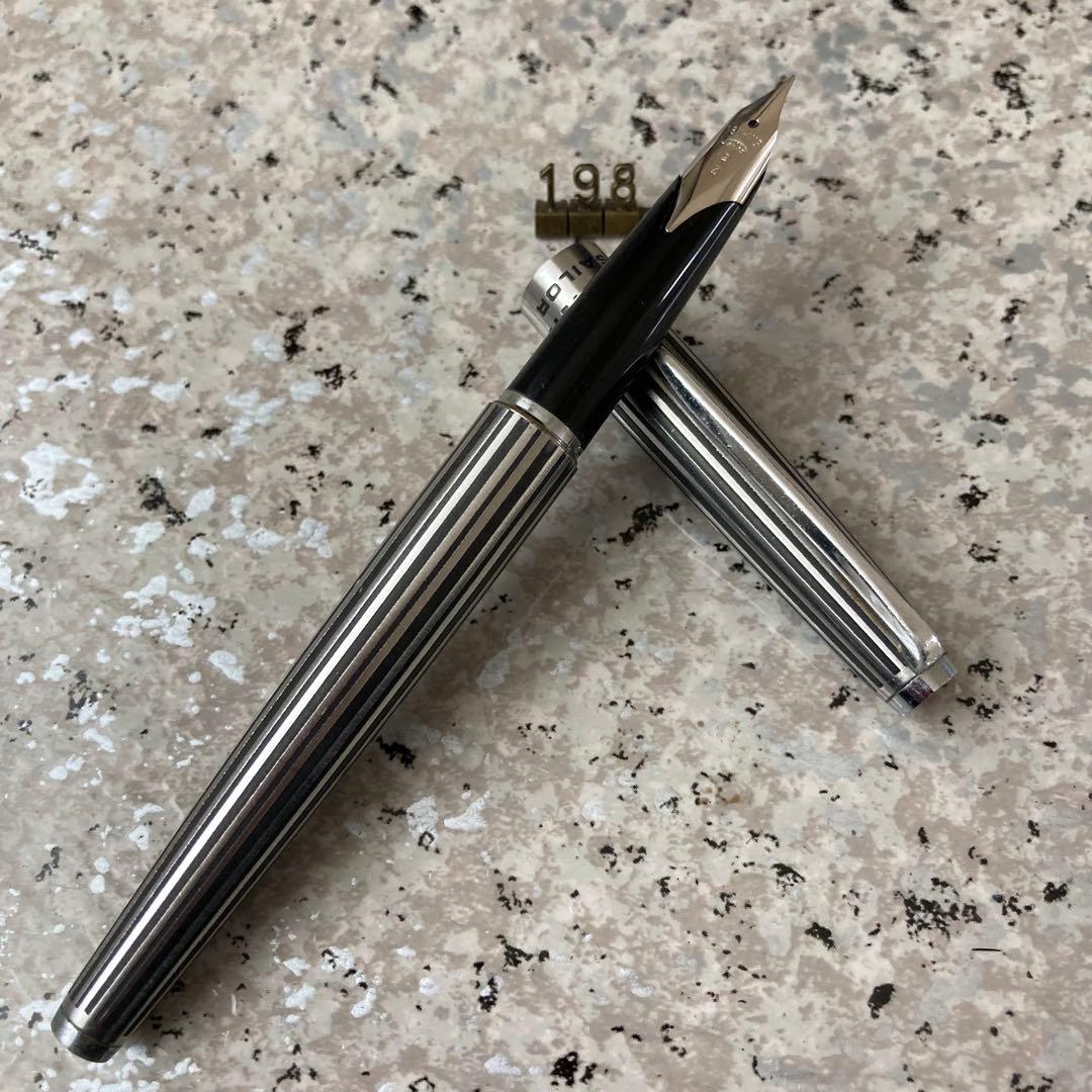 #198 オーバーホール済み 万年筆 sailor セーラー 蝕刻18k WG
