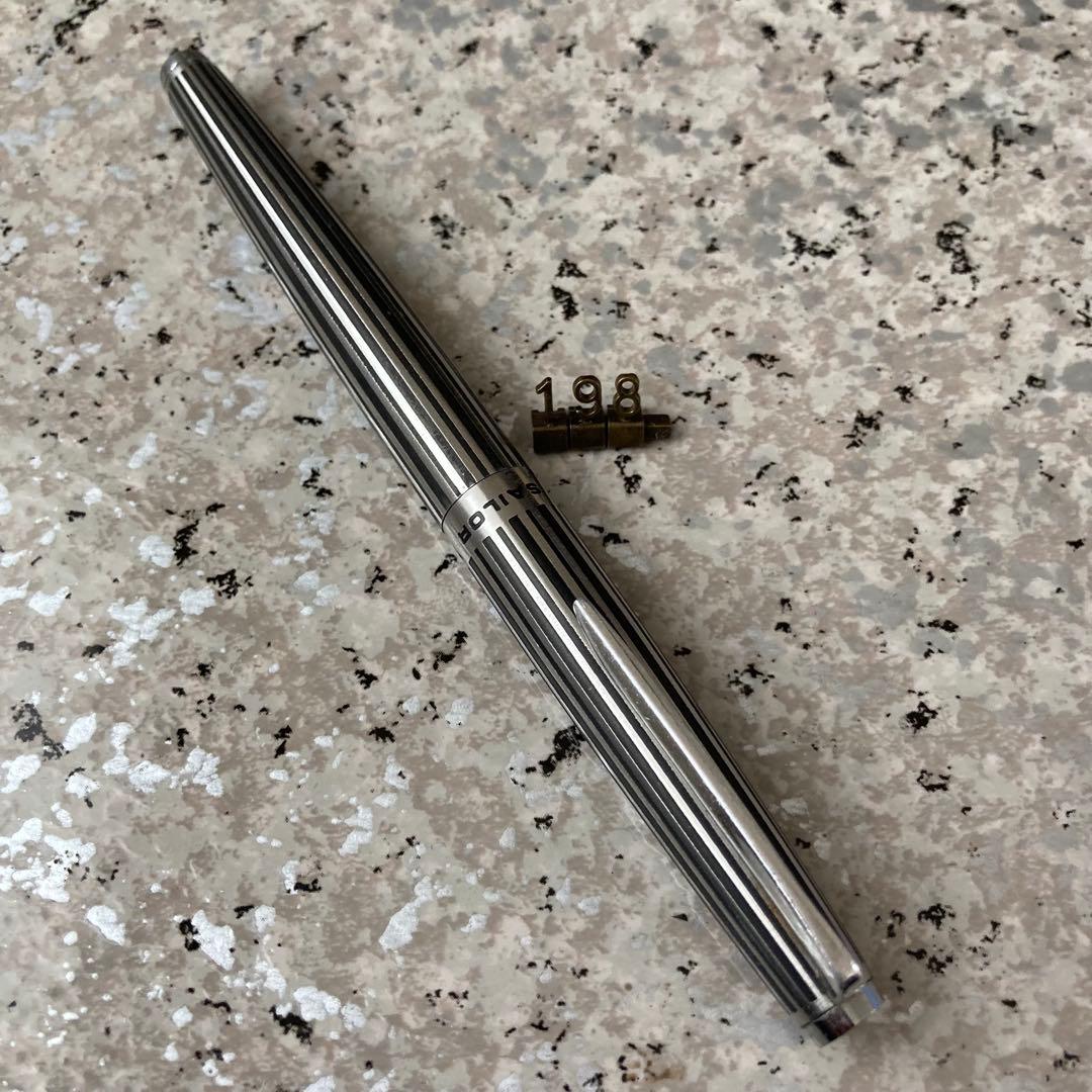 #198 オーバーホール済み 万年筆 sailor セーラー 蝕刻18k WG