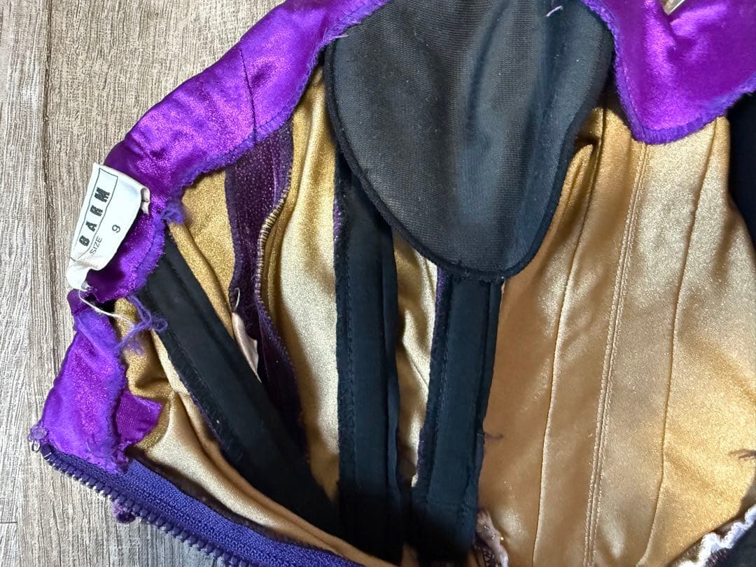 アトリエダーム size9 パープルラメ 襟・カフス黒 綺麗なカフスボタン付