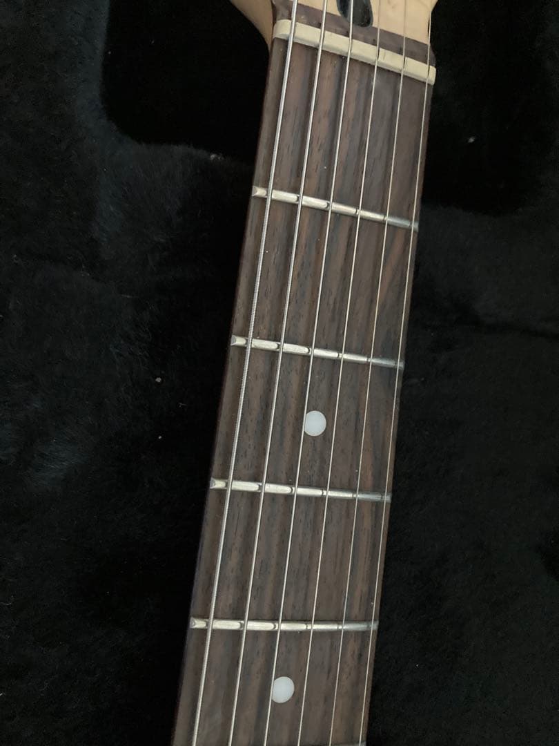 Squier Fender エレキギター ストラトキャスター　フィエスタレッド