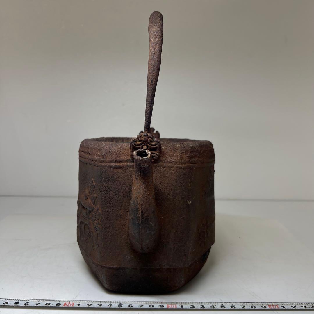 名人大國寿朗 在銘 花鳥風景画 大鉄瓶 3088g東キ8-0206☆1F トヒニ