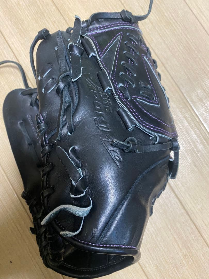 美品Nike 硬式グローブ　ブラック／パープル　 投手　左用　松坂　ケース付き