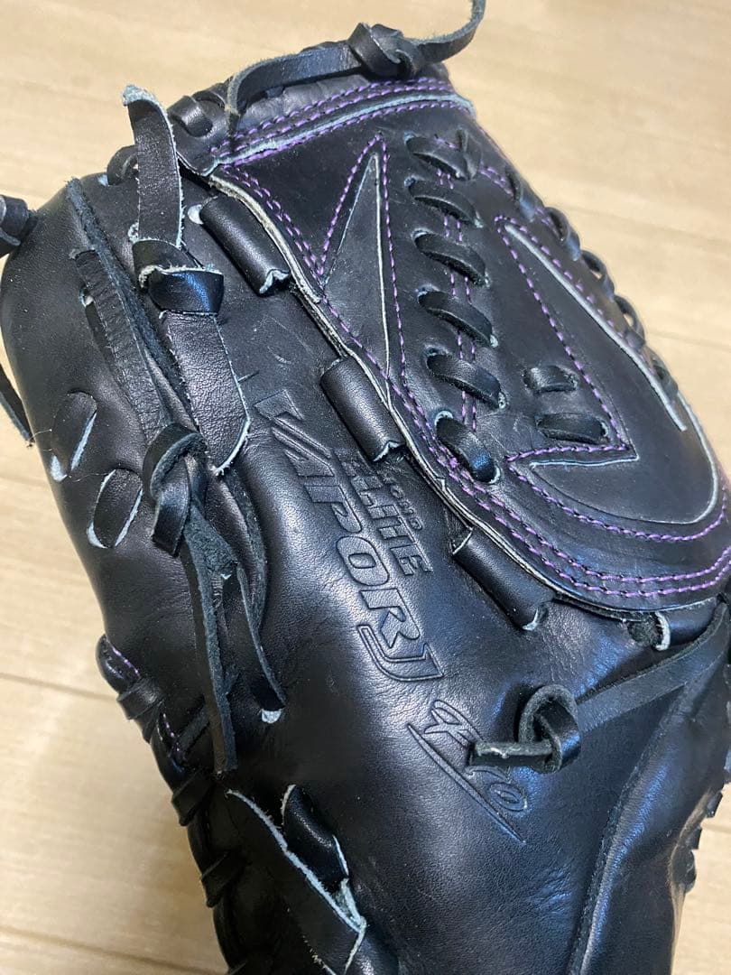 美品Nike 硬式グローブ　ブラック／パープル　 投手　左用　松坂　ケース付き