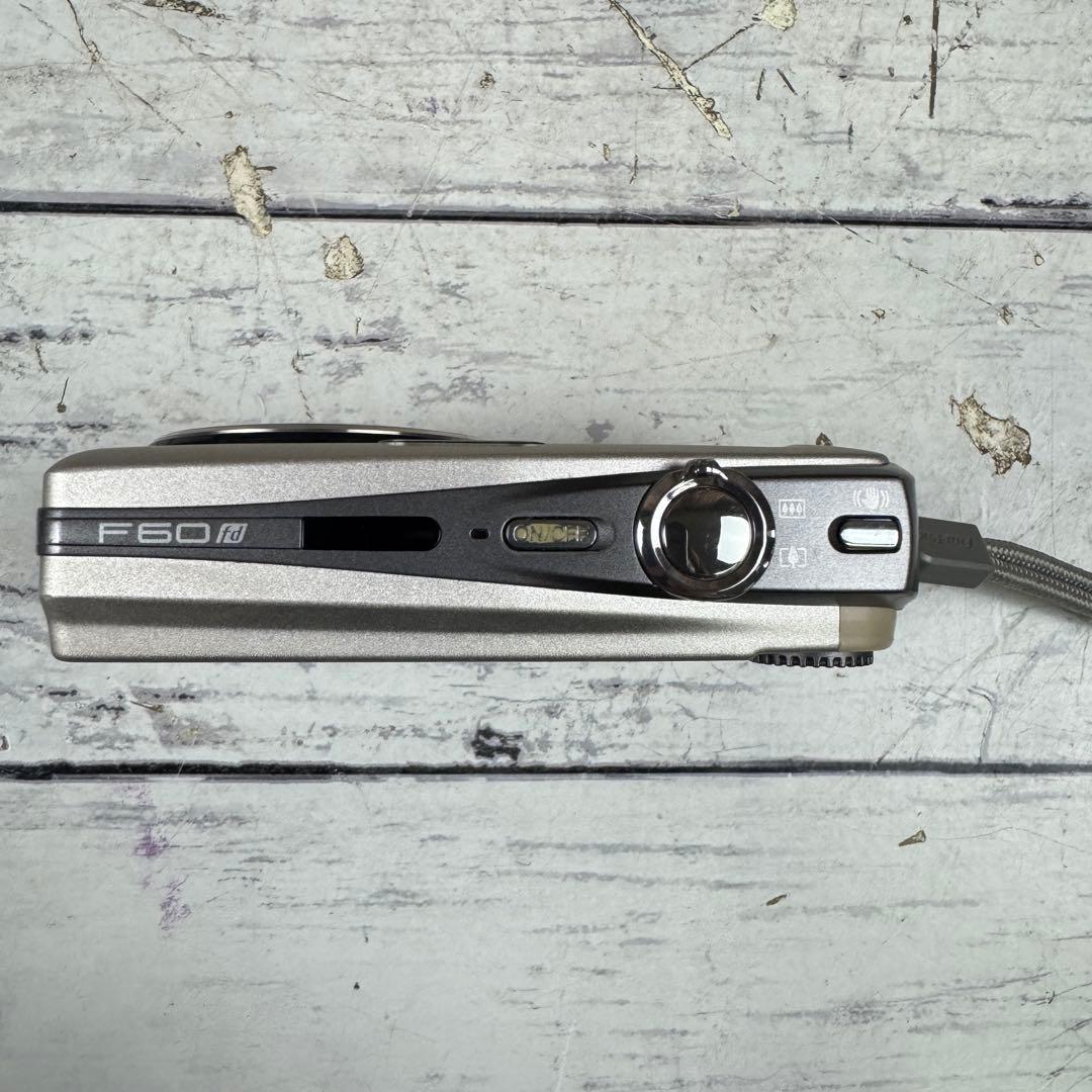 FUJIFILM FINEPIX F60fd コンパクトデジタルカメラ