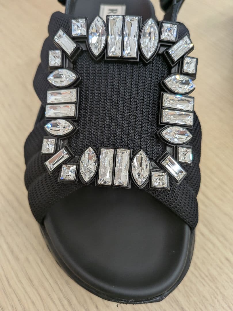 ROGER VIVIER ブラック サンダル サイズ36(23センチ)