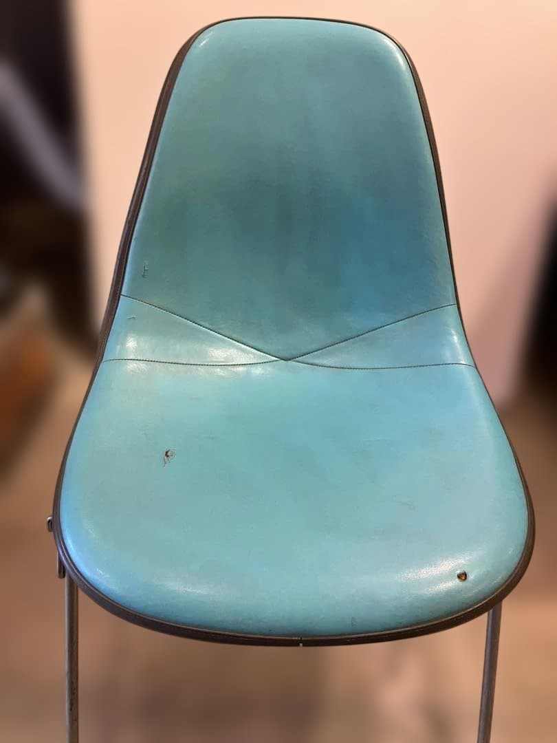 ビンテージ ナウガレザーイームズ