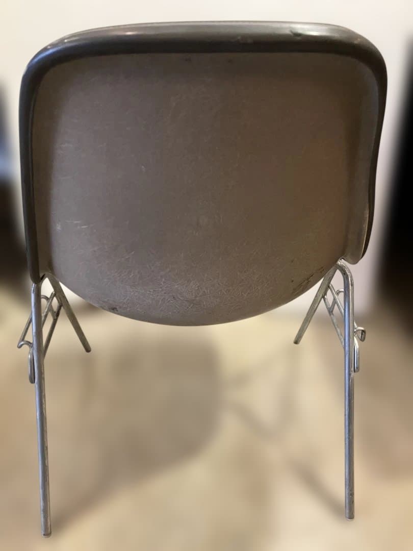 ビンテージ ナウガレザーイームズ