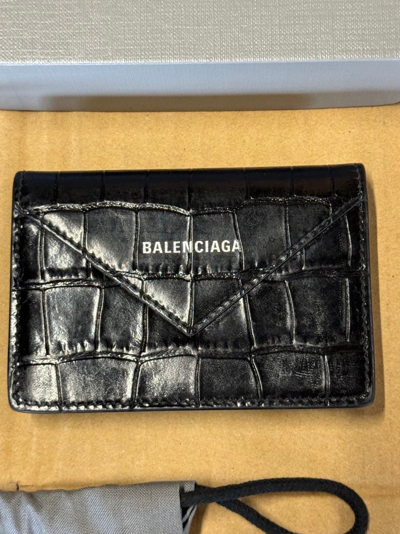 バレンシアガ　カードケース　中古
