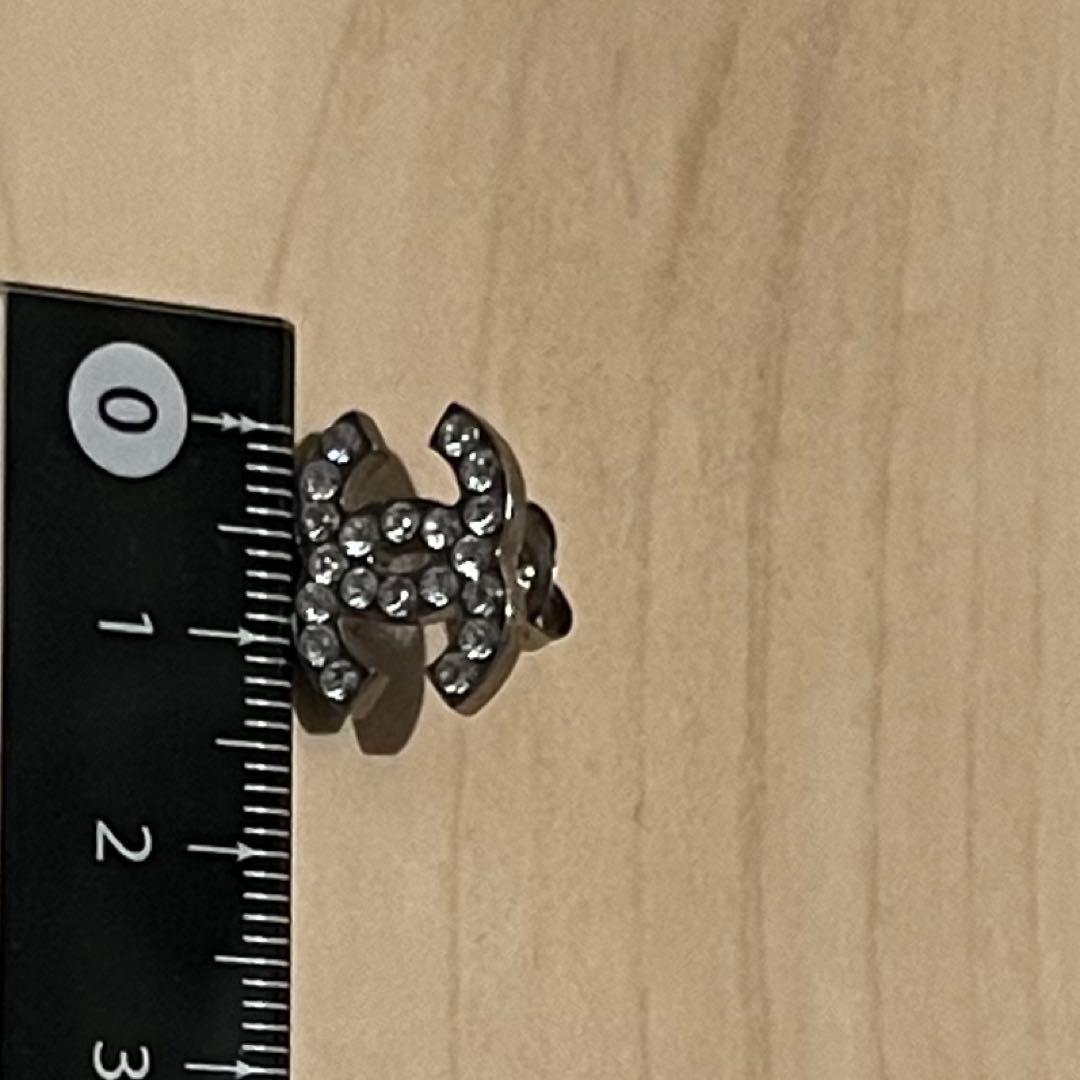 CHANEL ロゴクリスタルピアス