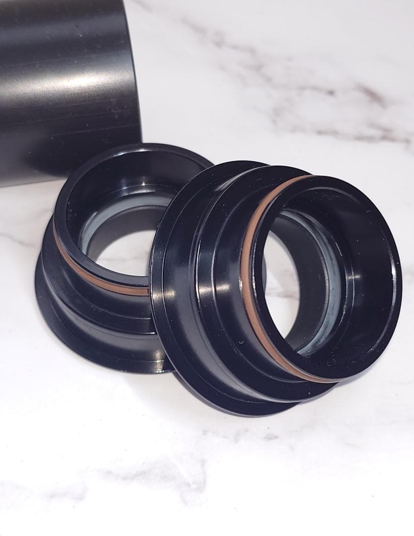 Chris King Press Fit 24 BB92 (ブラック) 24mm