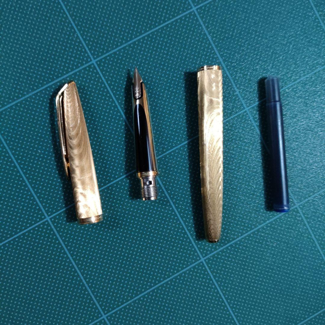 Waterman c/f モアレ plaque or g　万年筆　ウォーターマン