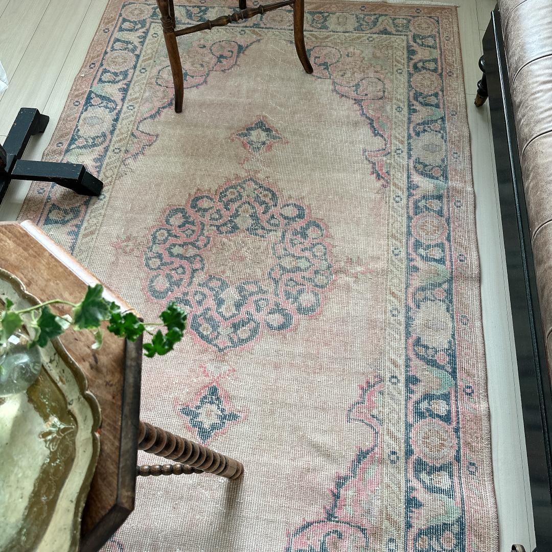 トルコヴィンテージラグ A63 高級 レア ピンク ベージュ ネイビー ミント