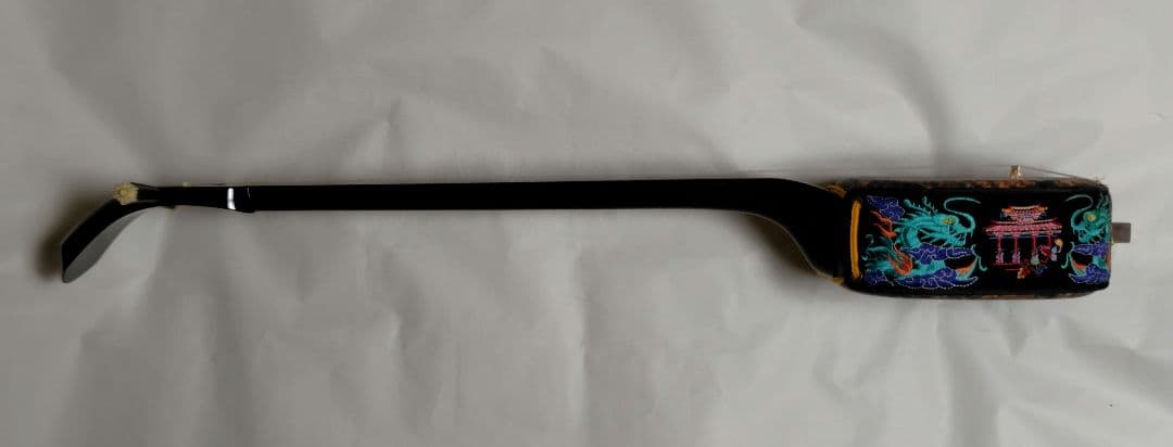 三線（沖縄三味線）　縞黒檀（もしくはカマゴン）棹