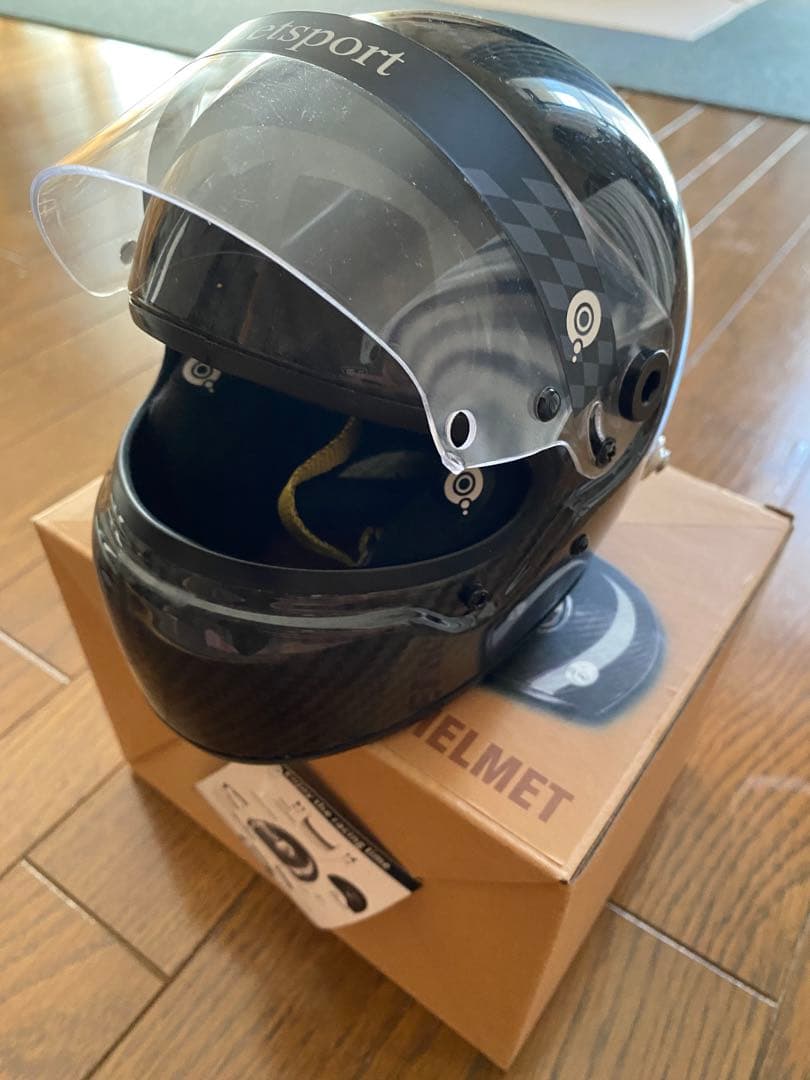 フルカーボン製　ヘルメット模型