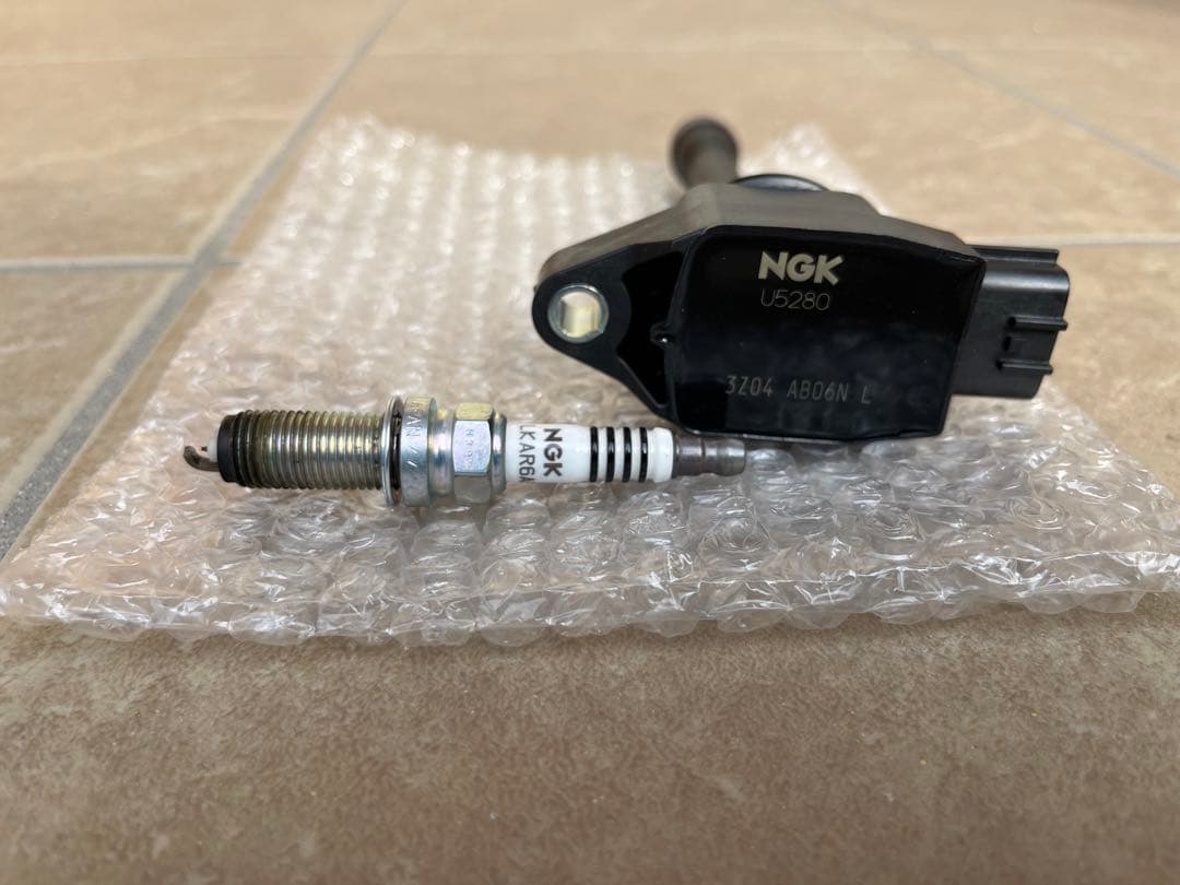 【低走行】　E12 ノート等　プラグ　イグニッションコイル　セット