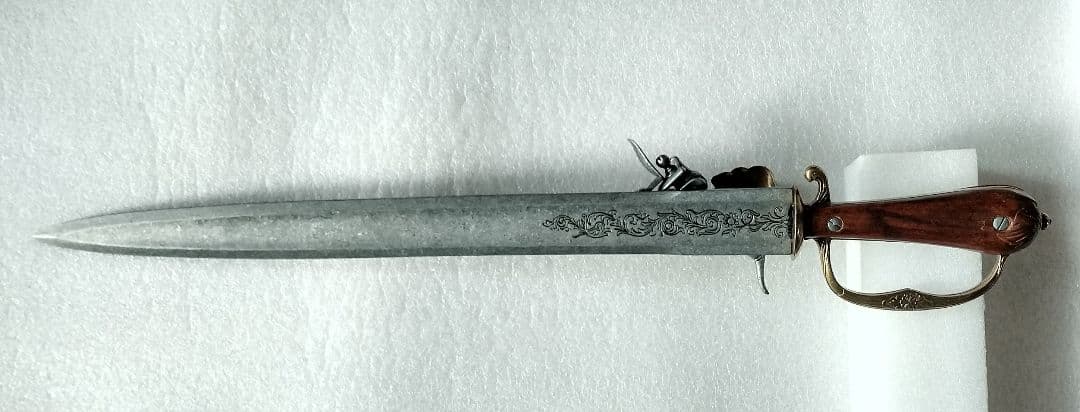 剣付き古式銃 レプリカ スペイン製 (観賞用)