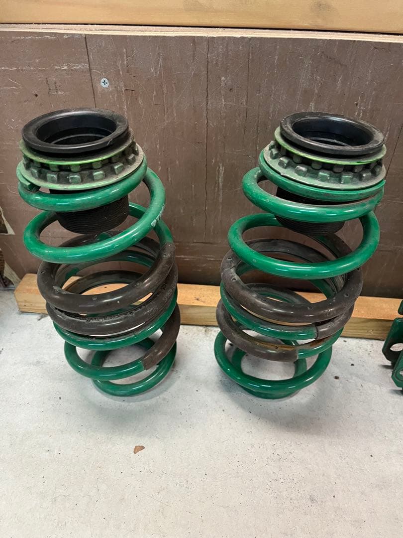 50プリウス　TEIN 車高調