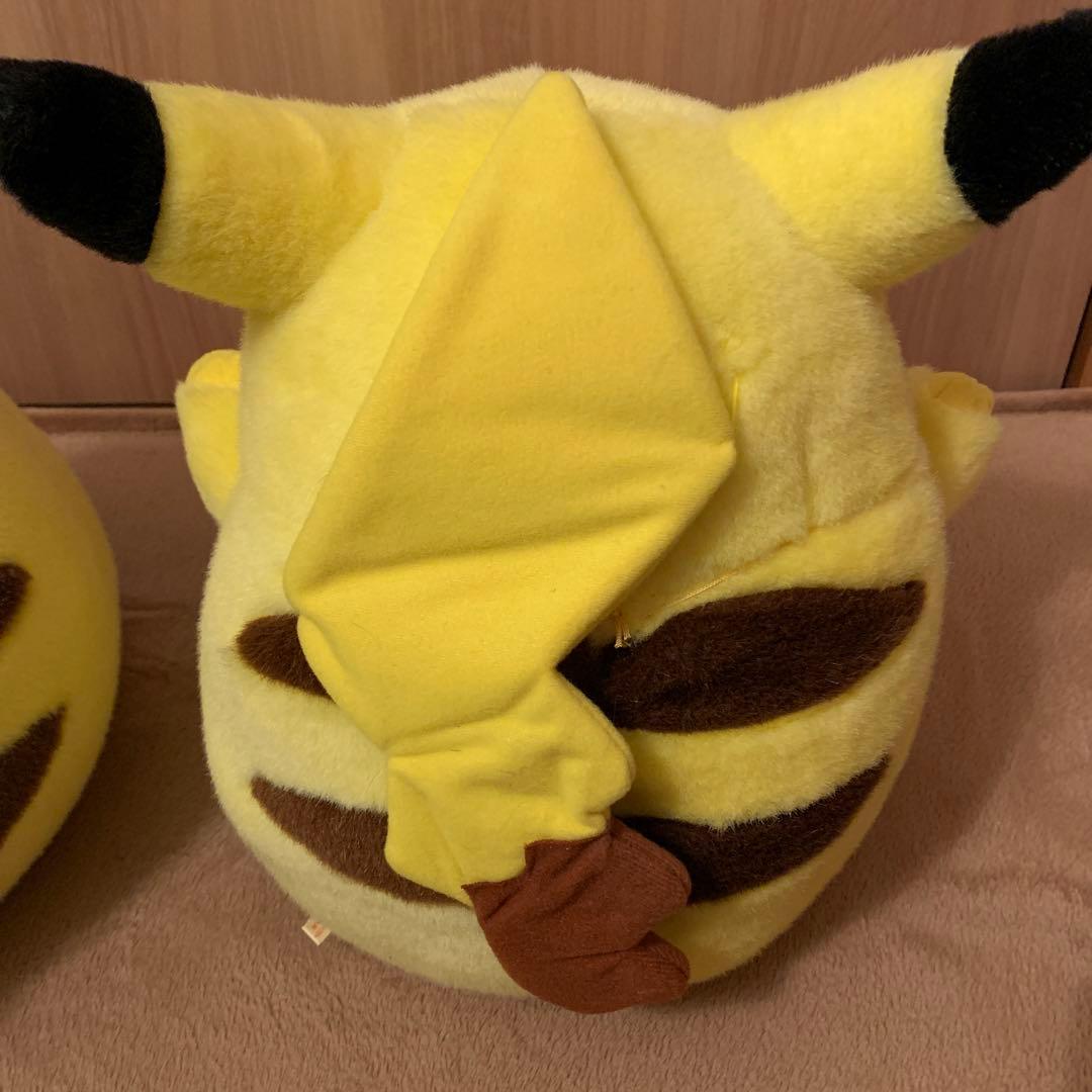 ポケットモンスター　TOMY ピカチュウ　ぬいぐるみ　等身大