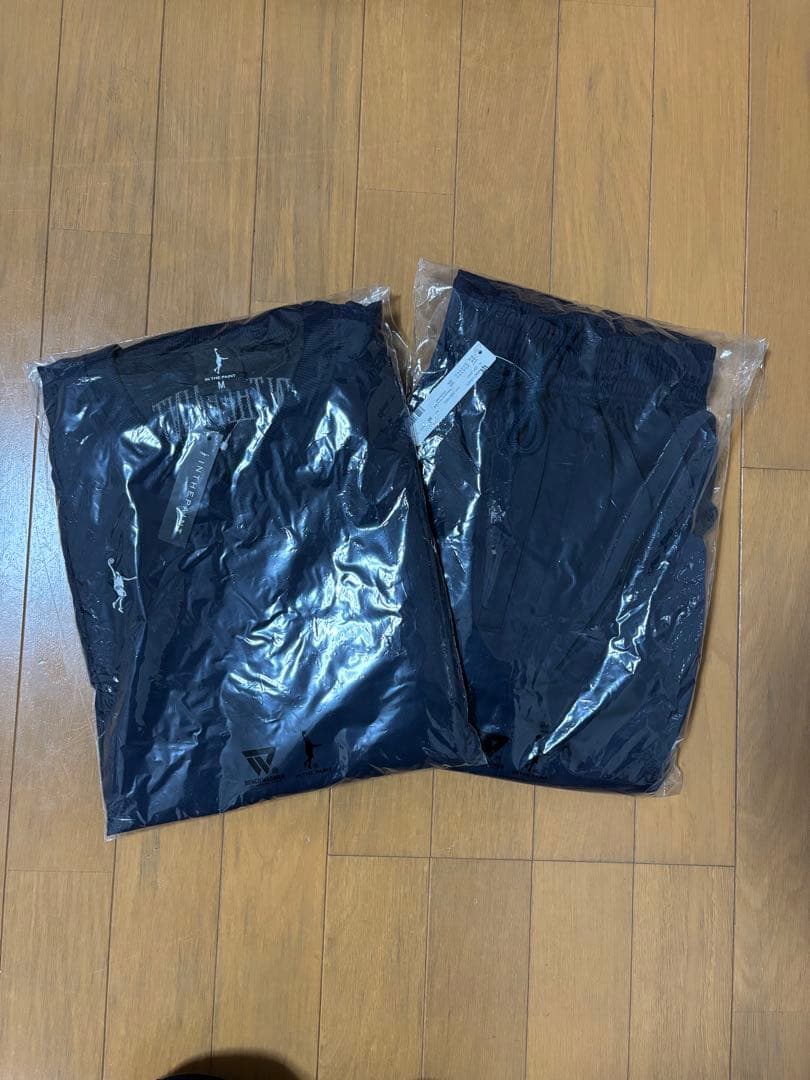 N,may  IN THE PAINT VネックJUMPER ネイビー