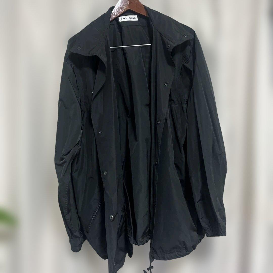 yuu ＊ 【美品】バレンシアガ　バックプリント ナイロンジャケット黒