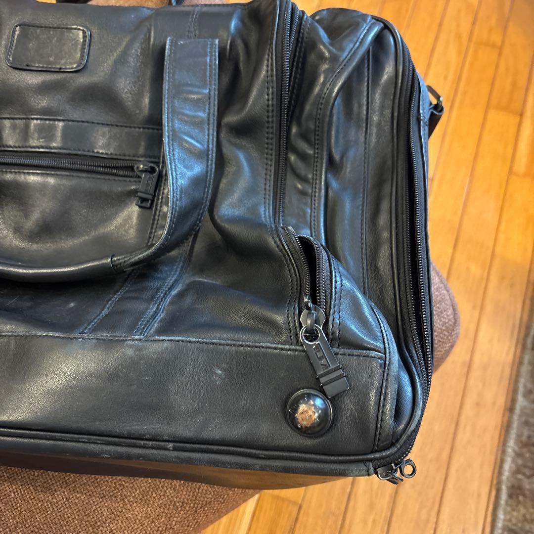 TUMI 革製旅行バッグ
