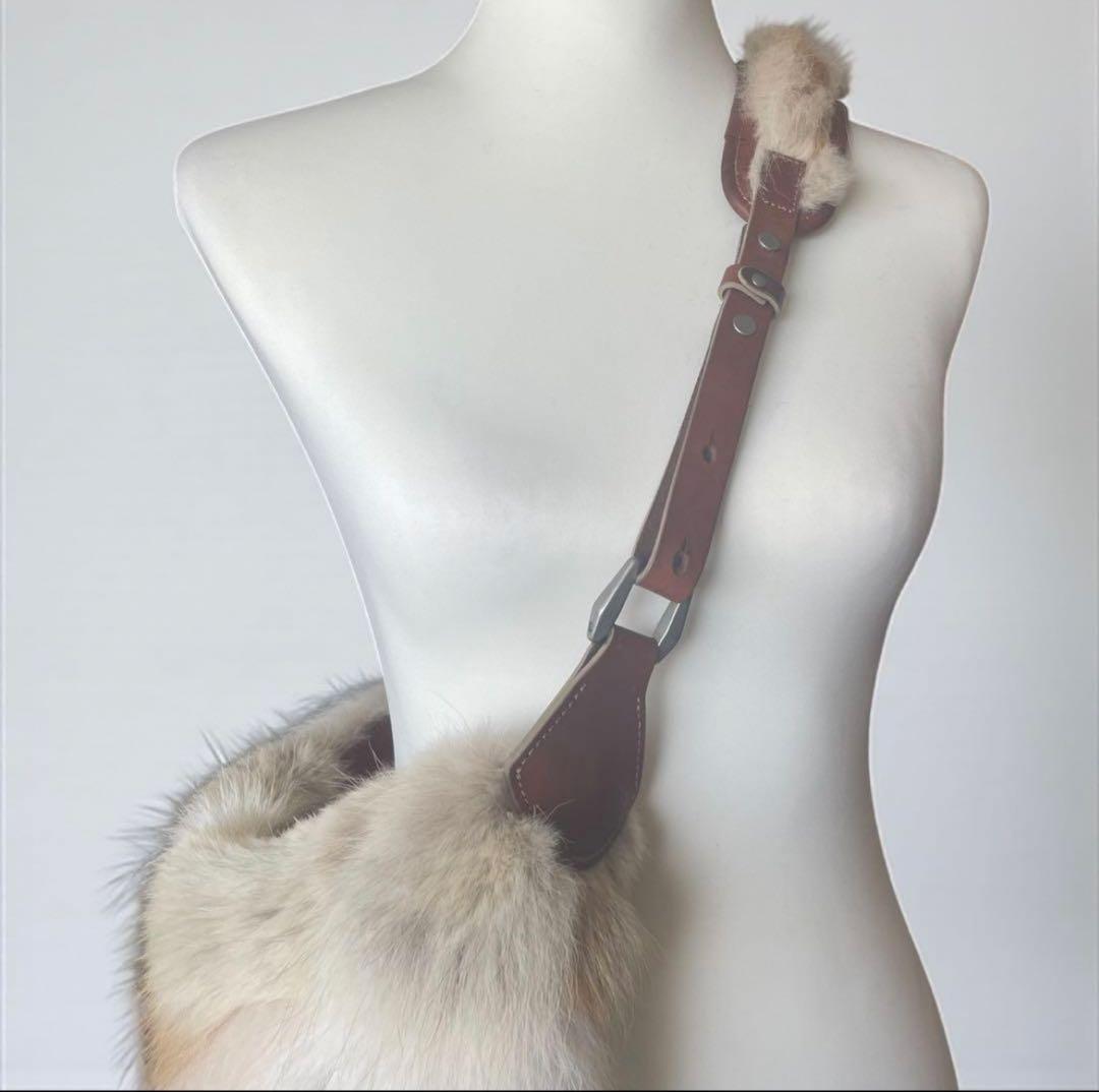 極美品★イサムカタヤマ バックラッシュ ショルダーバッグ バナナ 毛皮 本革