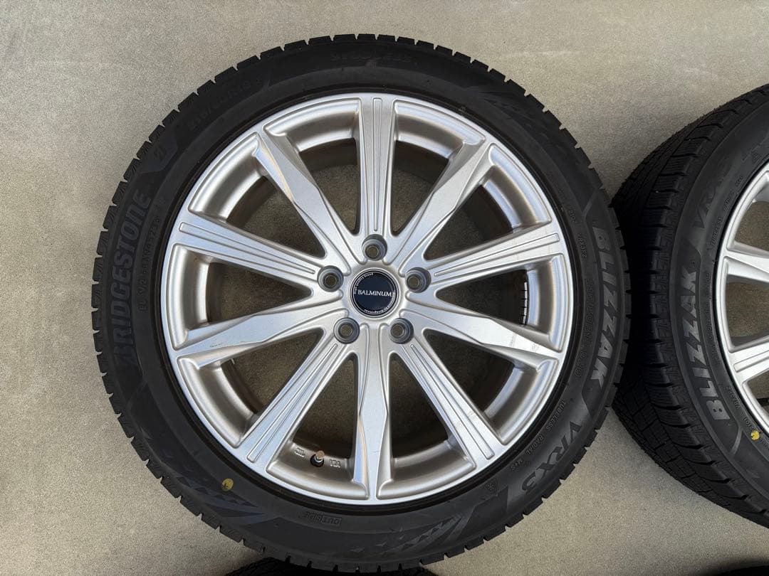 ヤリスクロス18インチ ブリザック VRX3 23年 スタッドレスセット4本