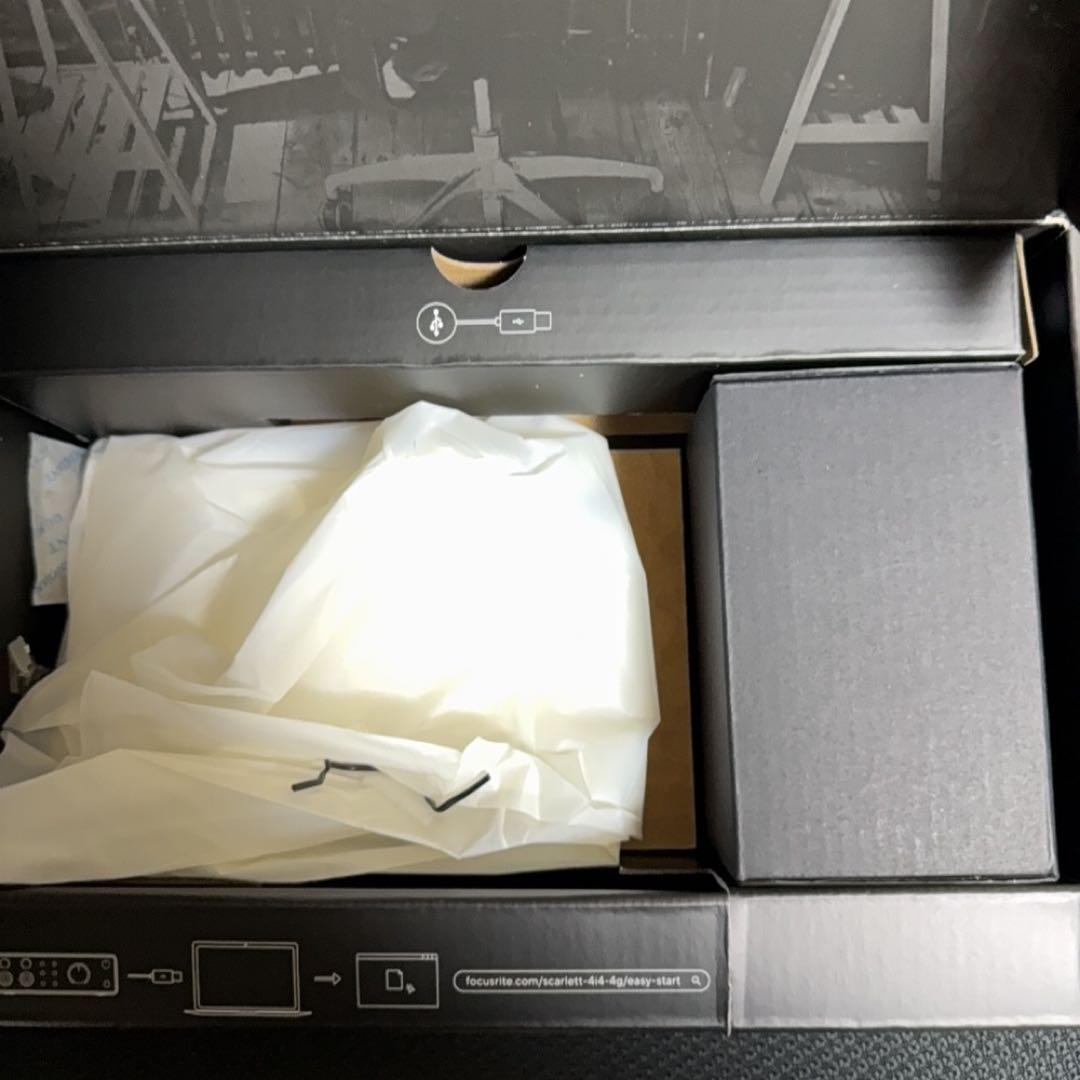 (gen. 4) FOCUSRITE Scarlett 4i4 モニター