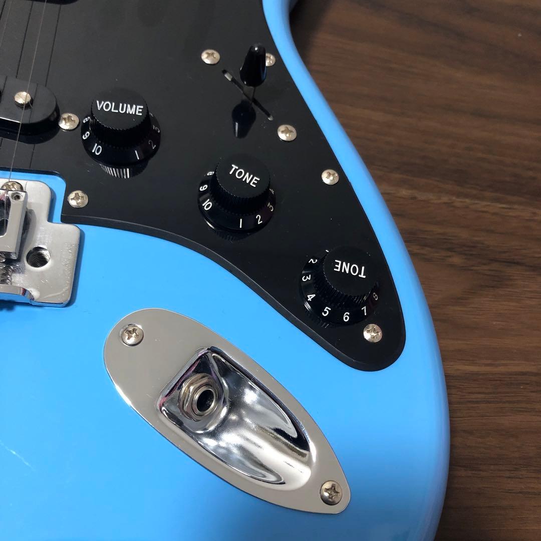 フェンダーストラトキャスターエレキギター青
