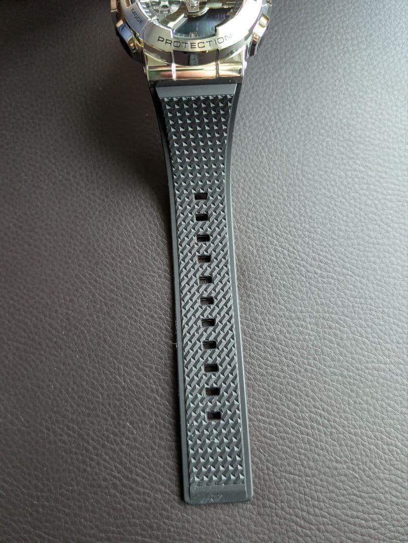 【美品】G-SHOCK　GM-110-1AJF　メタル　シルバー