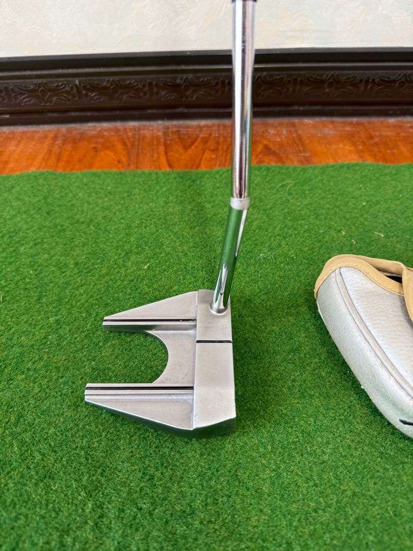 オデッセイ　LIMITED EDITION マレット型パター