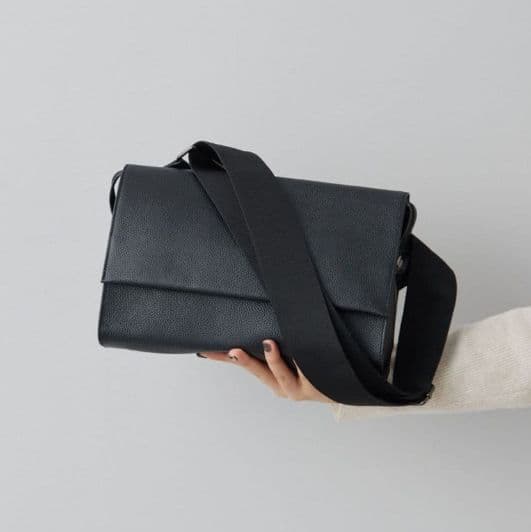 ear PAPILLONNER イアパピヨネ　ワイドテープショルダー