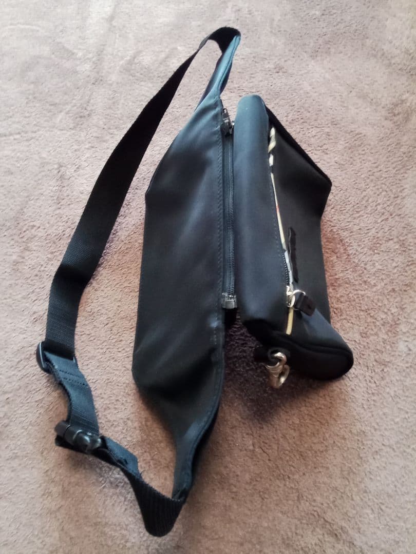 BURBERRY ボディバッグ・ウエストポーチ ブラック