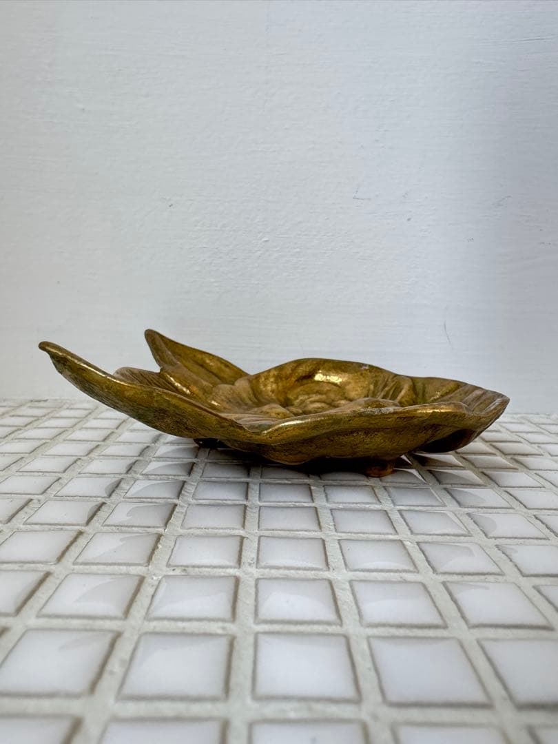 アンティーク　猫の顔トレイ　金属製装飾品