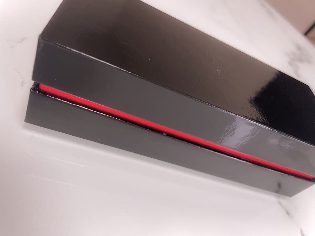 【新品】クリスチャン ルブタン  シルキーサテン  #ルージュルブタン001